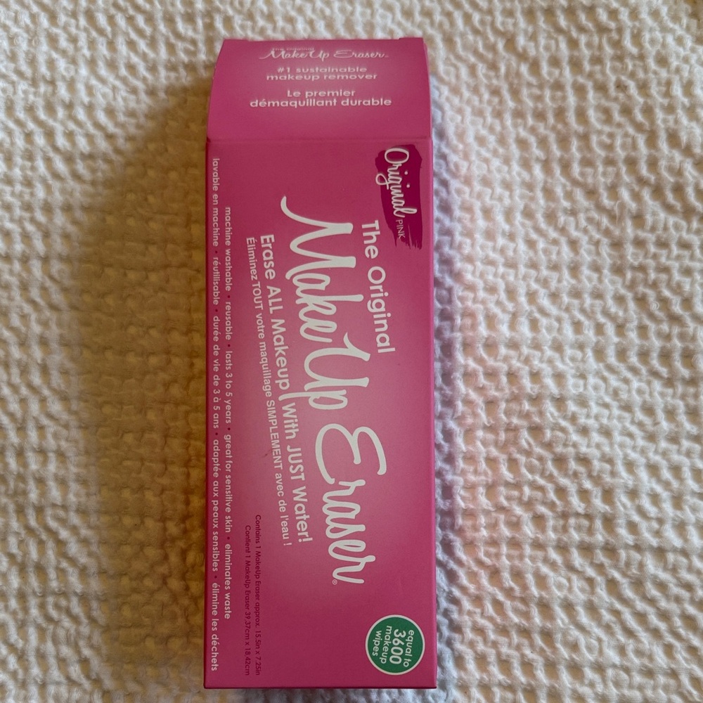 MakeUp Eraser in Vibrant Pink